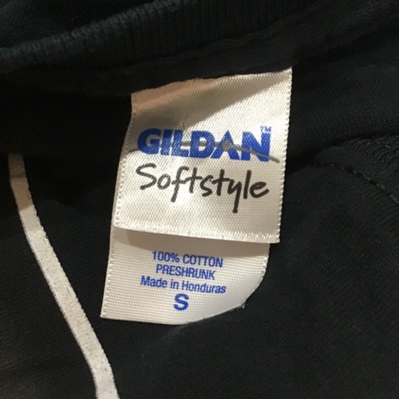 Gildan Women Size SM Cotton Taylor Swift Red Tour 2013 T-Shirt Short Sleeve Blac - Picture 3 of 6